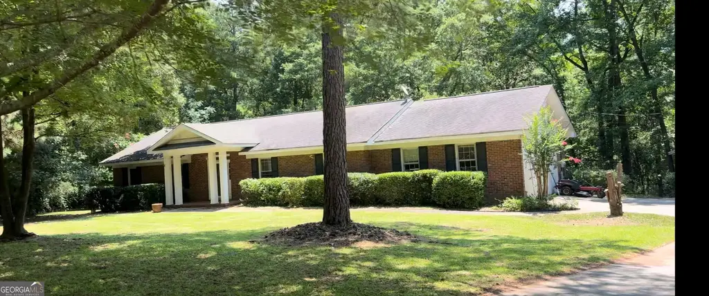 201 Loraine Woods Drive, Macon