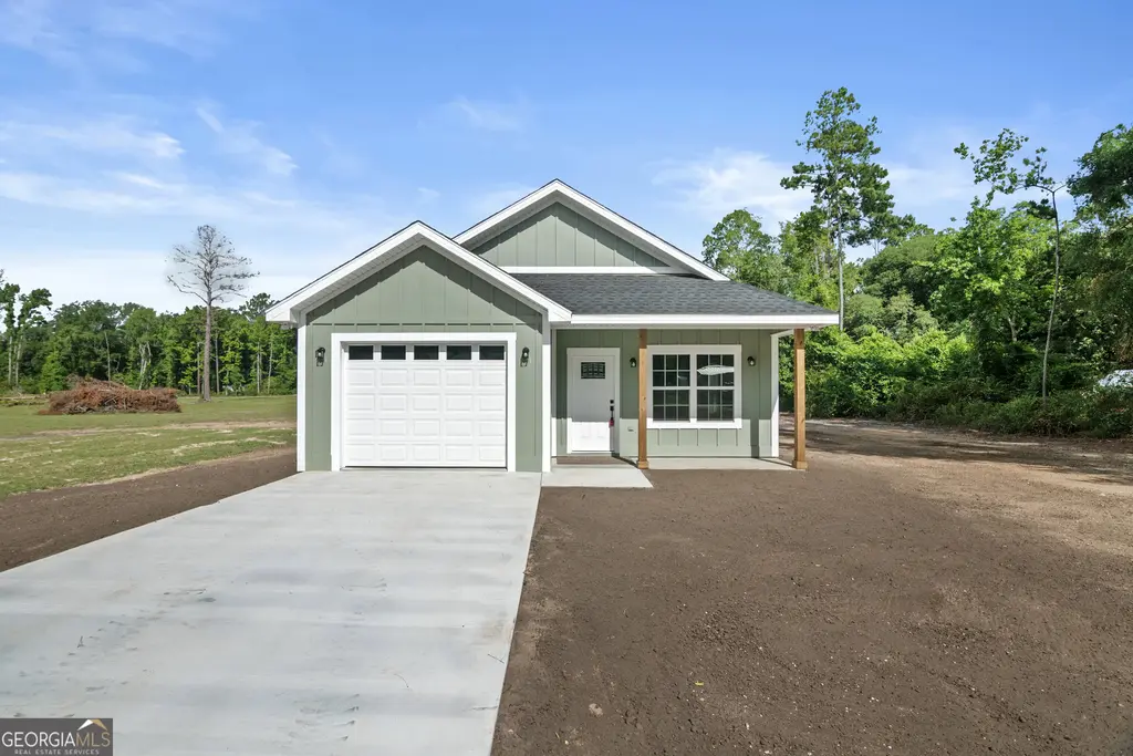 93 Riverside Drive, Jesup