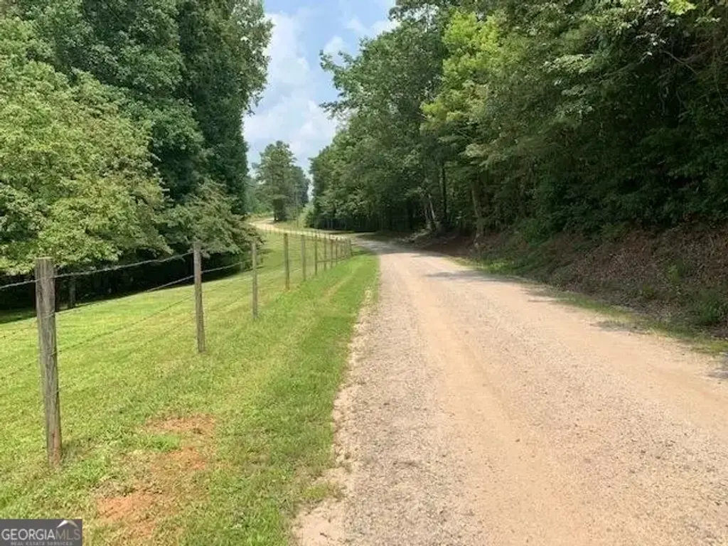 1354 Pine Ridge Road, Clarkesville