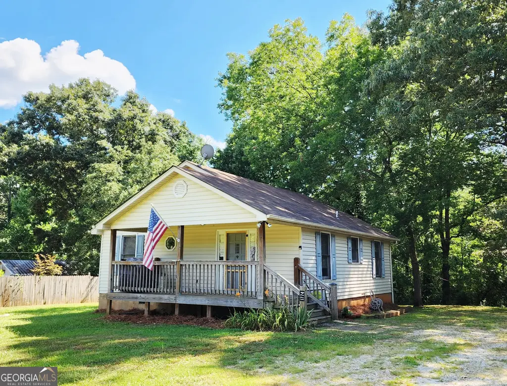 1774 Highway 17, Clarkesville