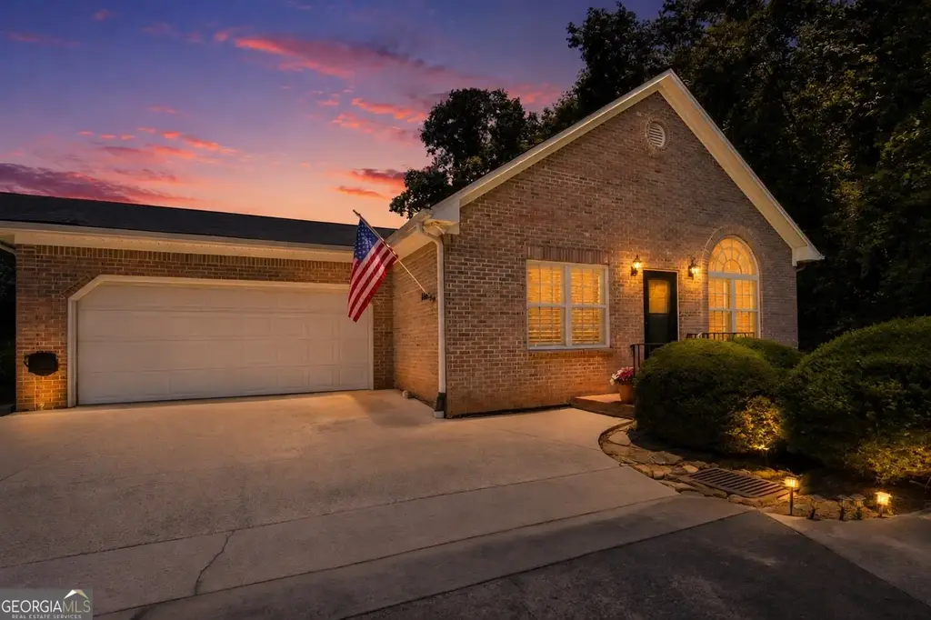 3321 Raes Creek Road Bldg 11, Marietta