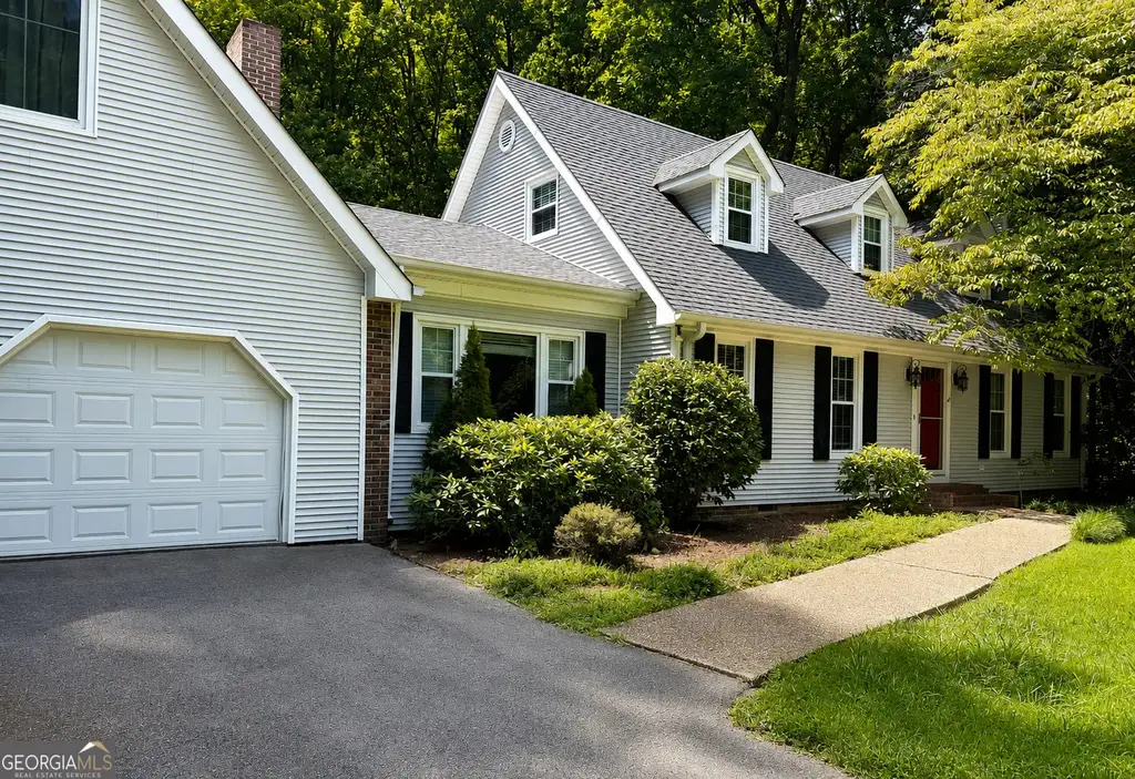 1922 Sourwood Drive, Dalton