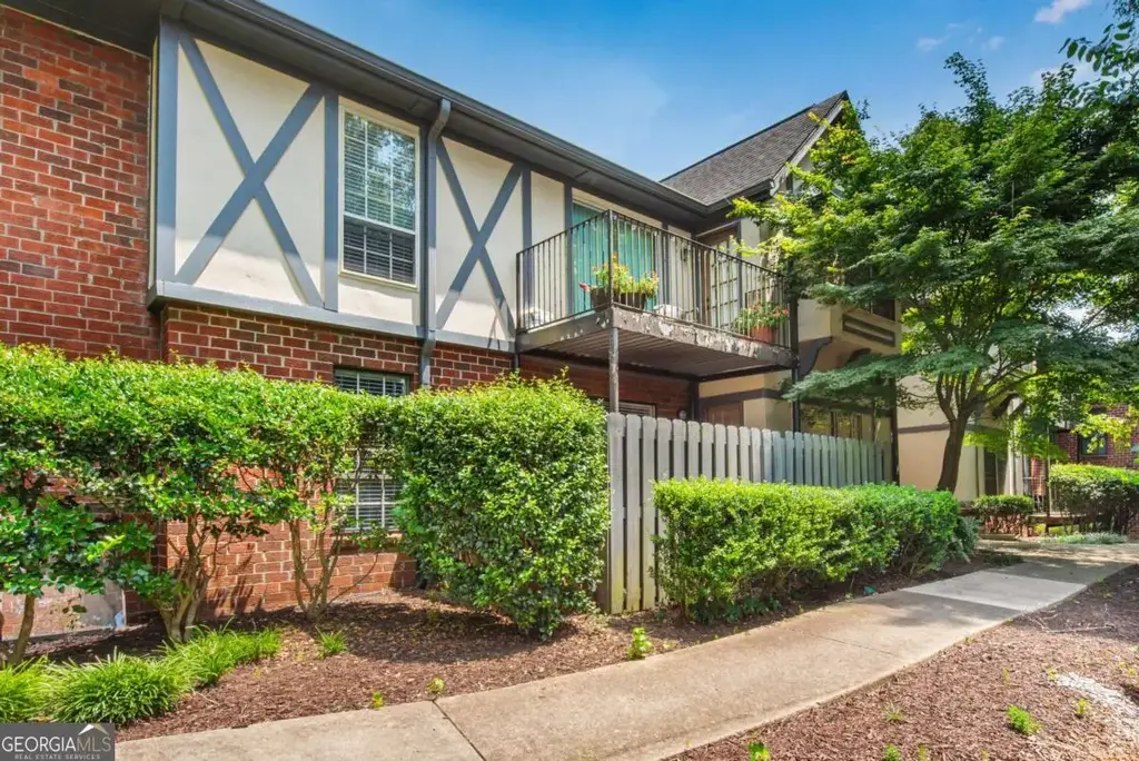 6851 Roswell Road Q16, Atlanta