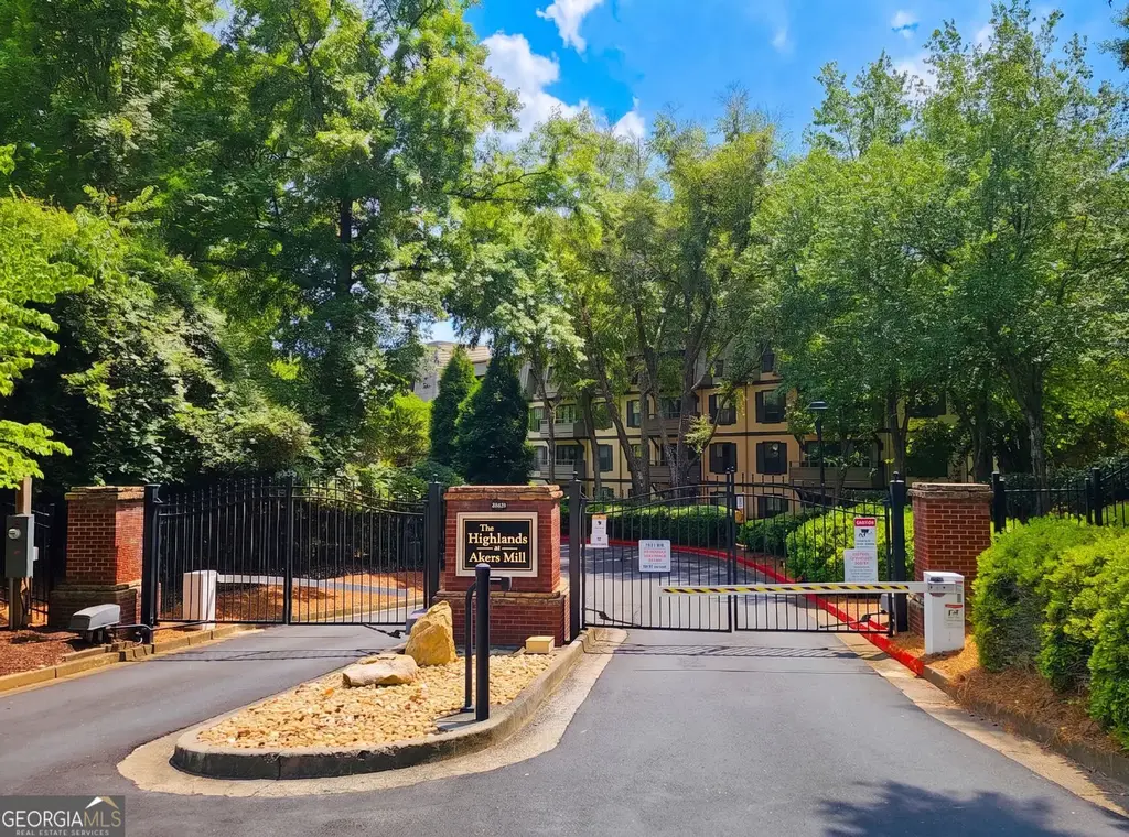1106 Highland Bluff Drive Se 106, Atlanta