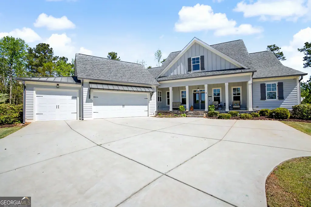 126 Raintree Court, Newnan
