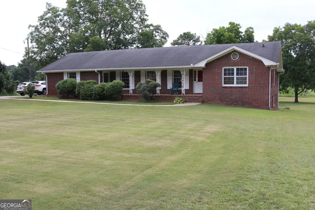 1352 Fairview Road, Stockbridge