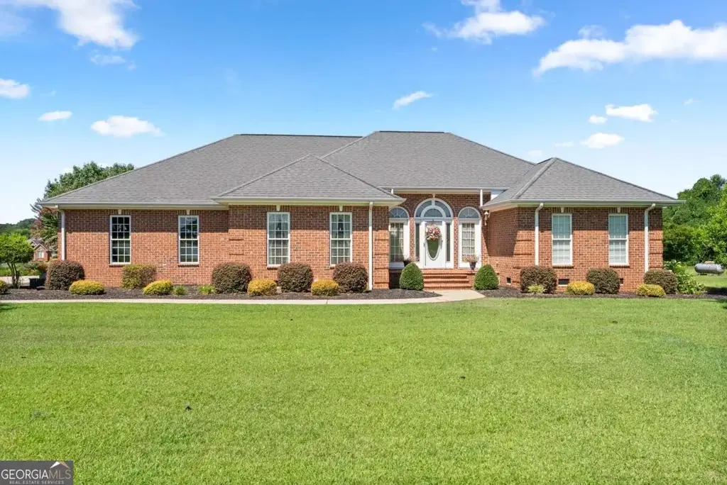 1121 Beacon Light Road, Hartwell