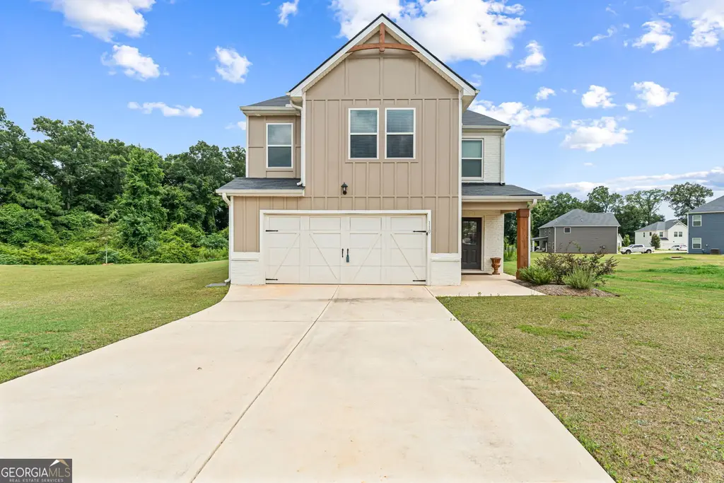 110 Red Barn Court, Perry