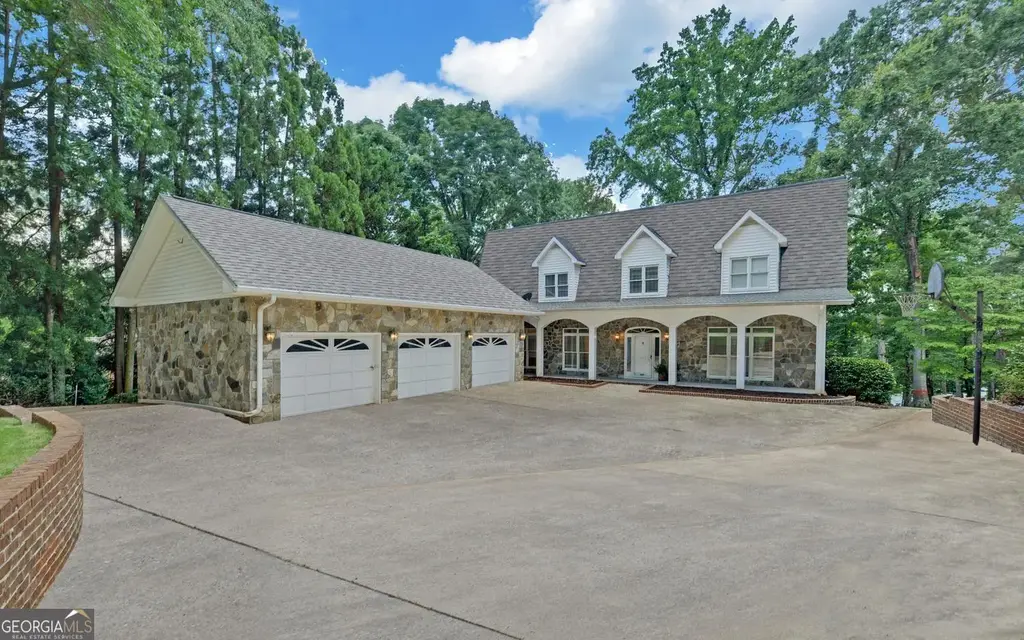 1410 Hunters Trail, Anderson