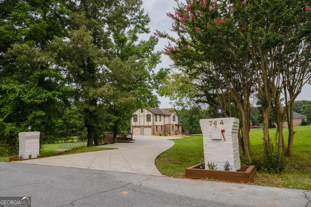 744 Alcovy Way, Lawrenceville