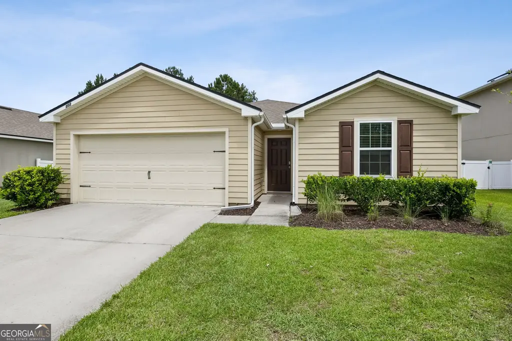 302 Cedar Breeze Drive, Kingsland