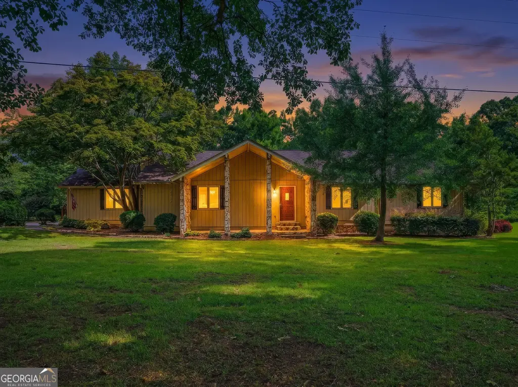 6998 Columbus Road, Lizella