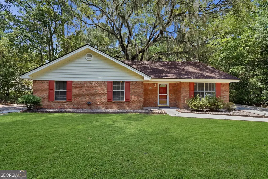 107 E Mills Avenue, Hinesville