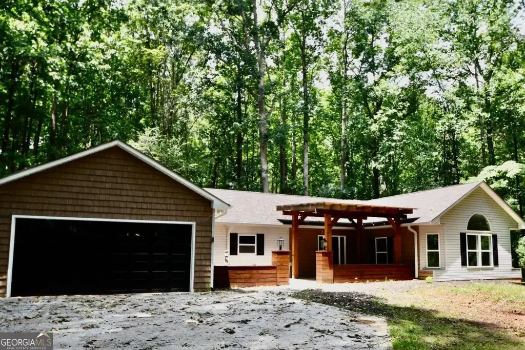 257 Lake Place Drive, Lavonia