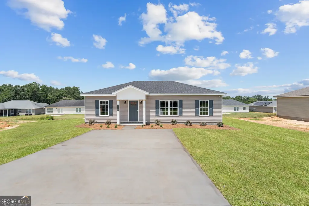 514 Nickies Way, Statesboro