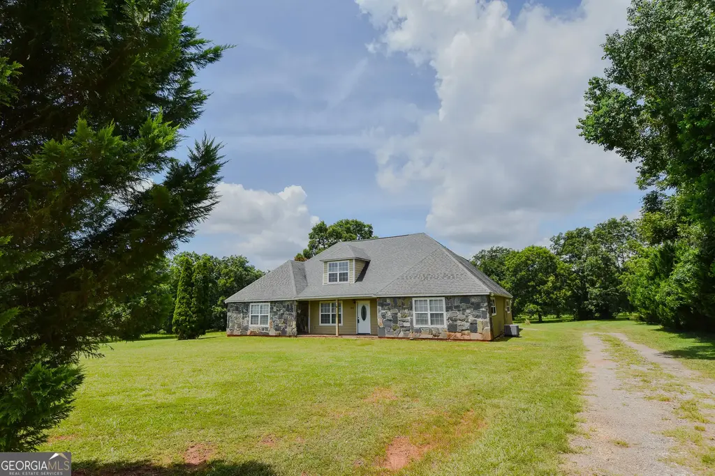 892 Thurston School Road, Thomaston
