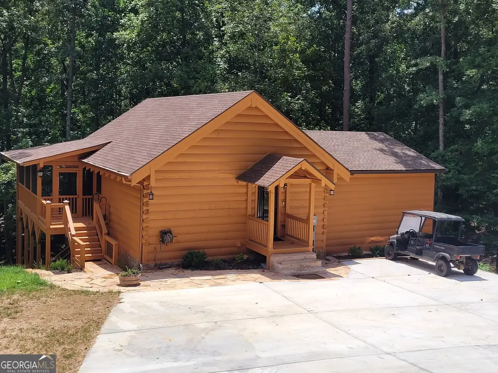 31 Cardinal Road Se, White