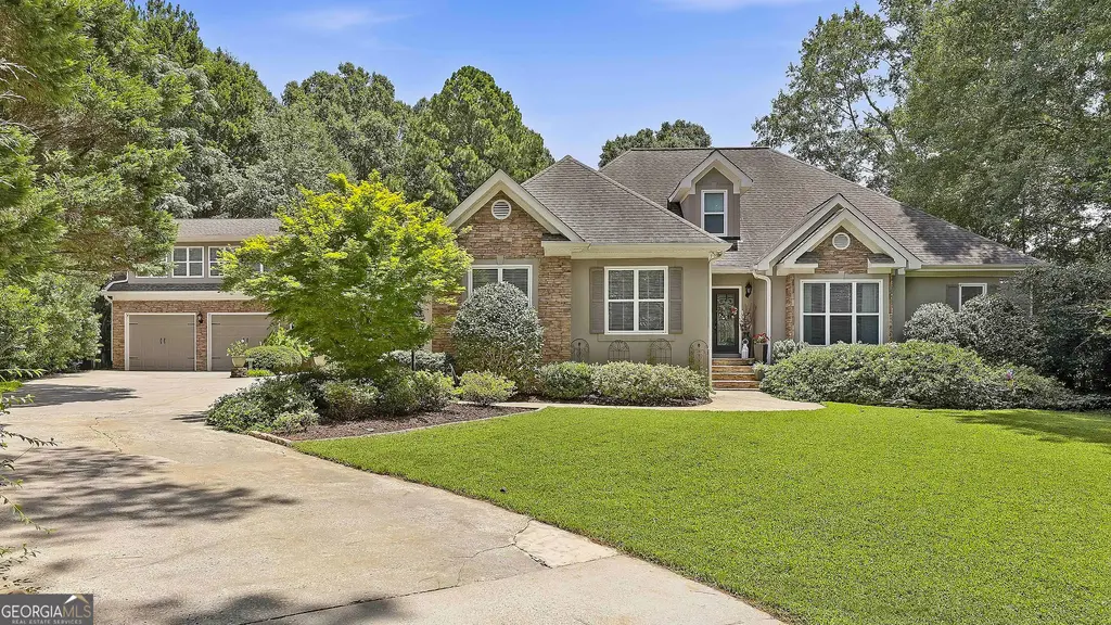 20 Clubview Court, Newnan