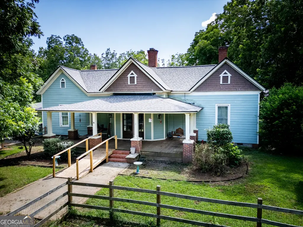 111 Banks Street, Shady Dale