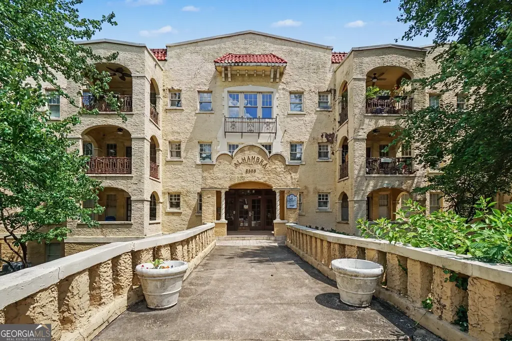 2855 Peachtree Road Ne 205, Atlanta