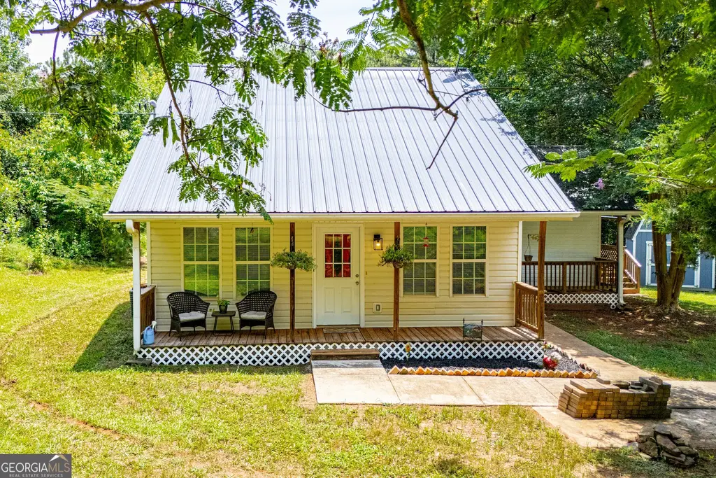 445 Gum Creek Circle, Roopville