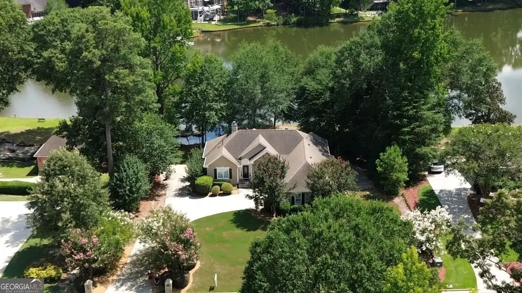 220 Youngs Circle, Fayetteville