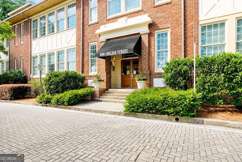 600 College Street 203, Hapeville