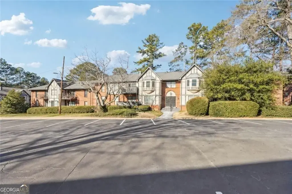 6851 Roswell Road N-20, Sandy Springs