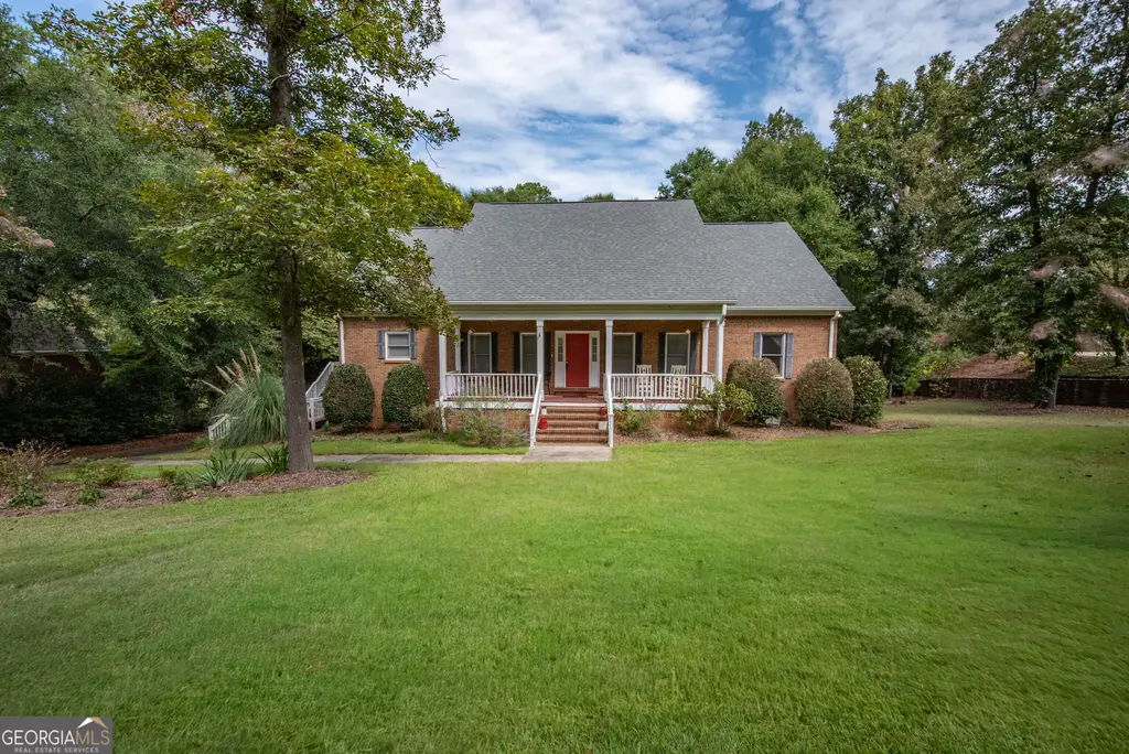 110 Holly Drive, Warner Robins