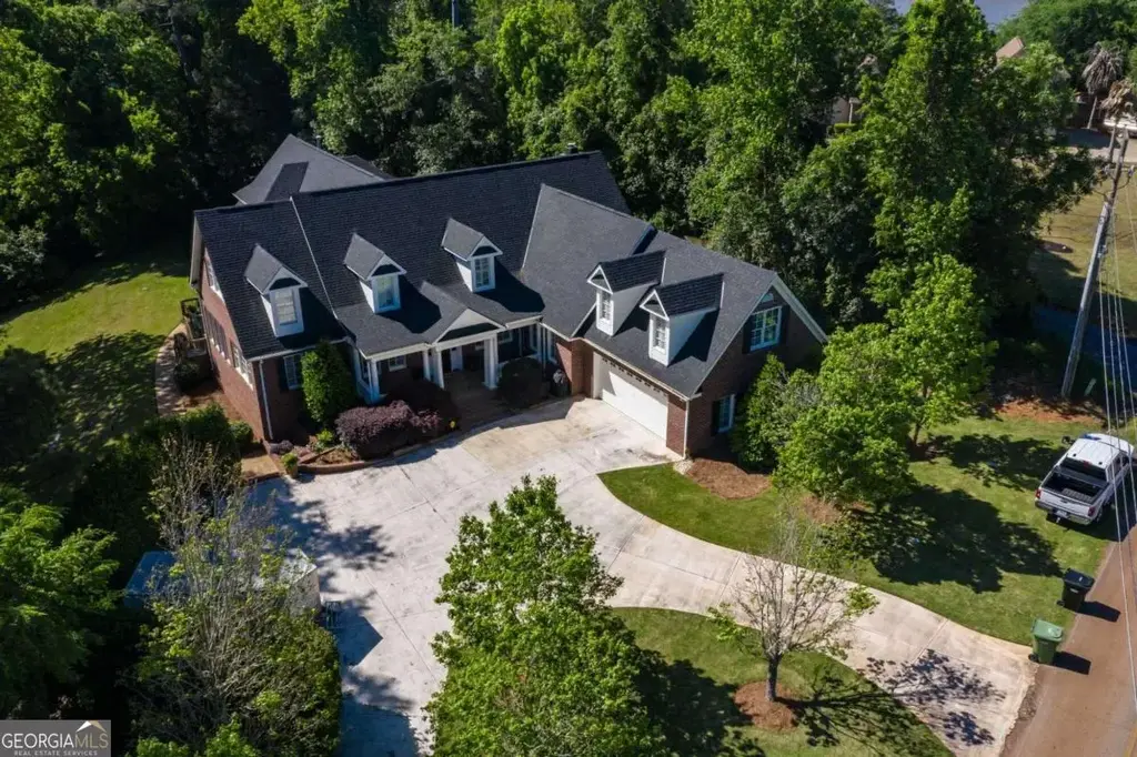 306 Cascade Road, Columbus