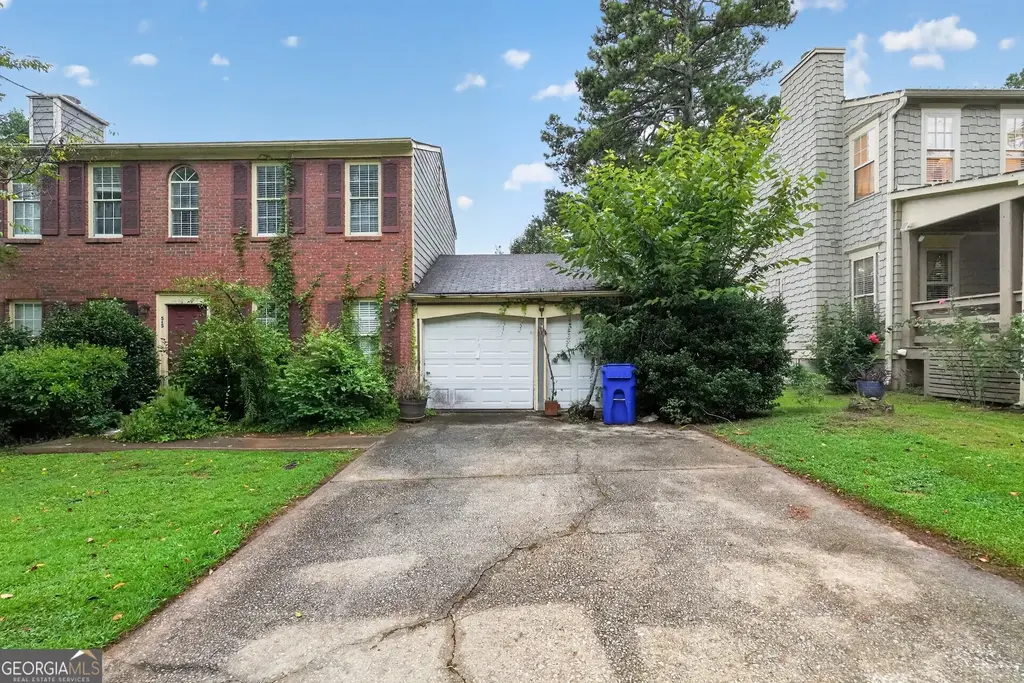 585 Woodcrest Manor Drive, Stone Mountain