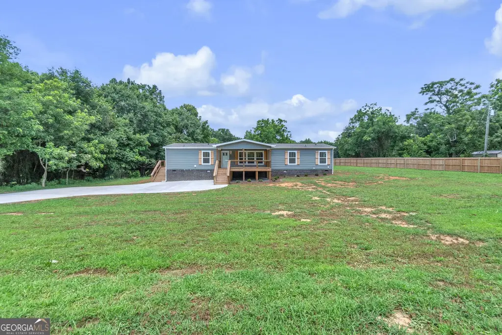 108 Old River Road, Iva