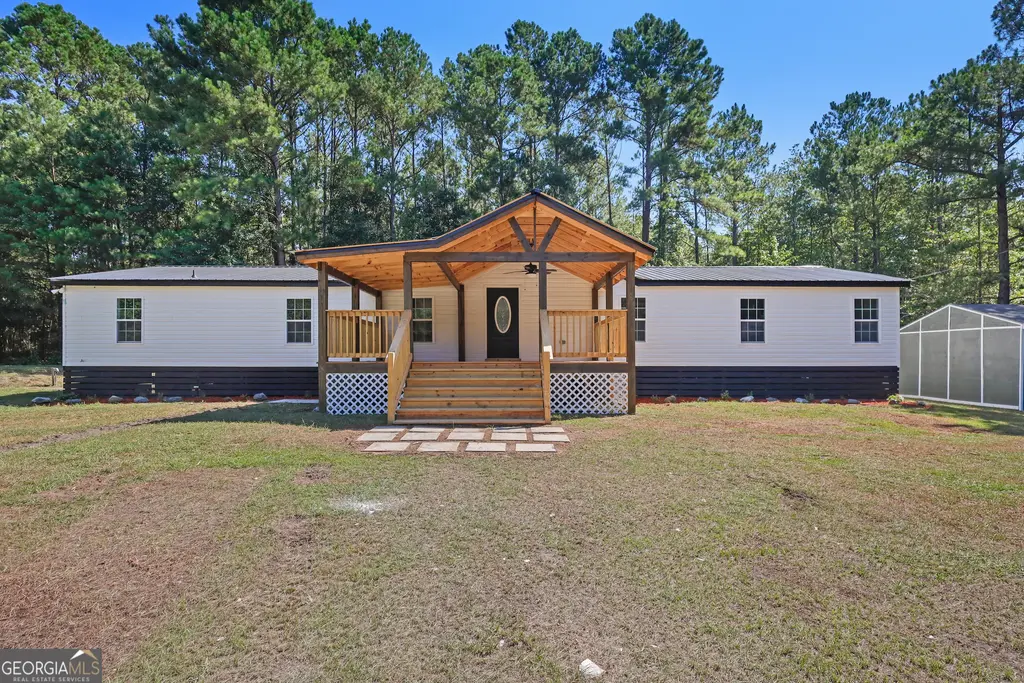 2458 Cecil Nobles Highway, Ludowici