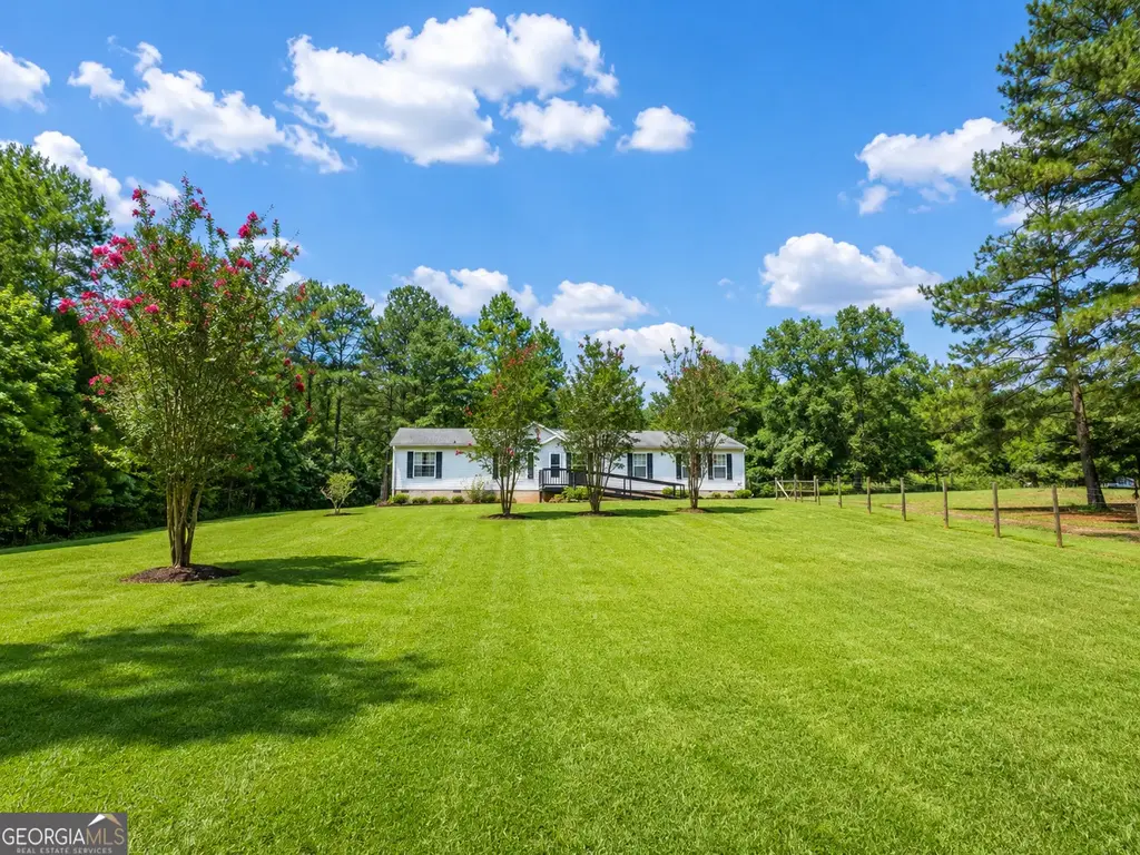 141 Gamecock Way, Barnesville