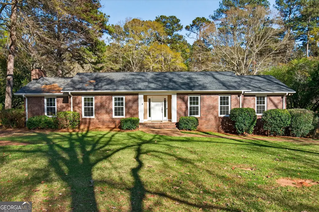 217 Baywood Circle, Lagrange