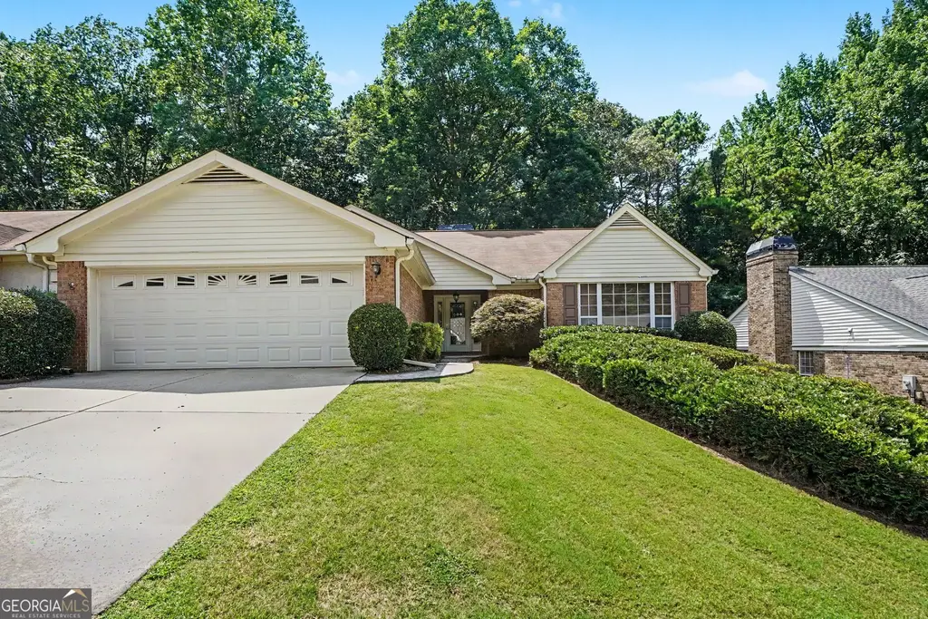 150 Stratford Way, Fayetteville