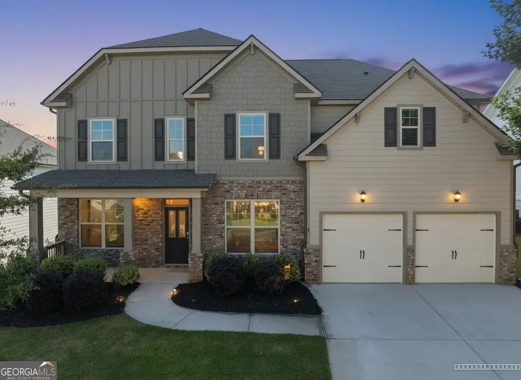 1221 Hawthorne Circle, Madison