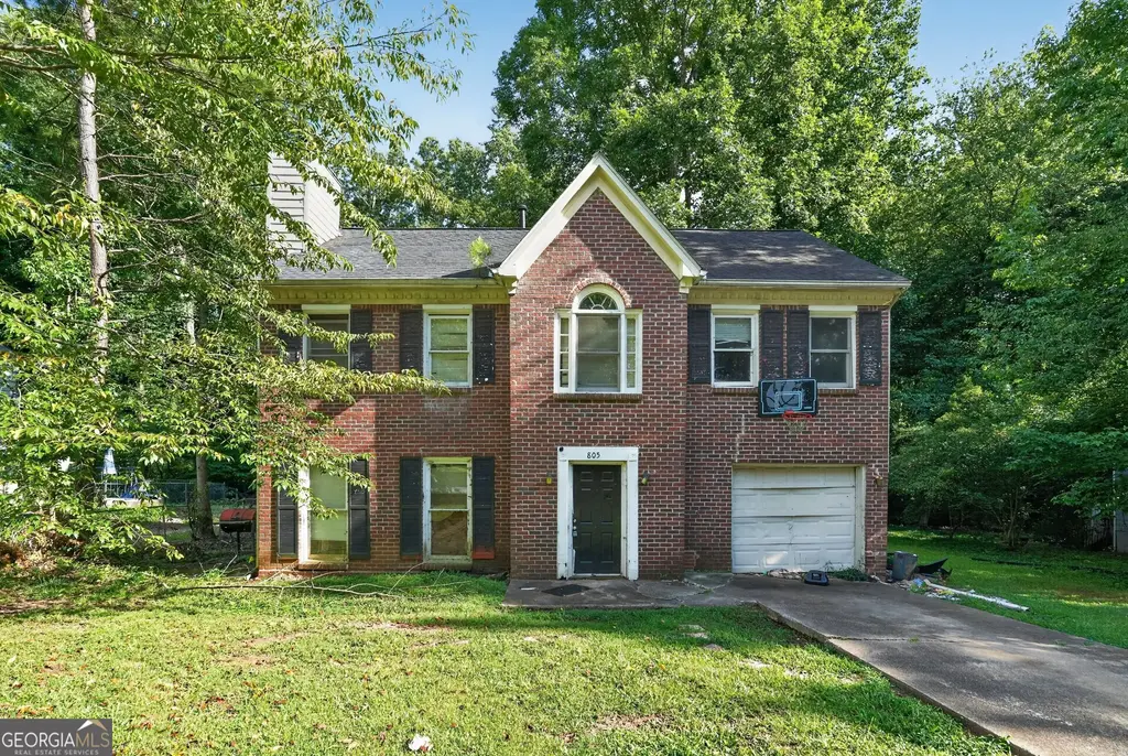 805 Greenhedge Drive, Stone Mountain
