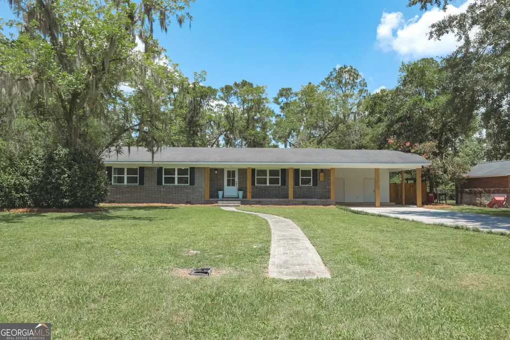 106 Pinehurst Drive, Blackshear