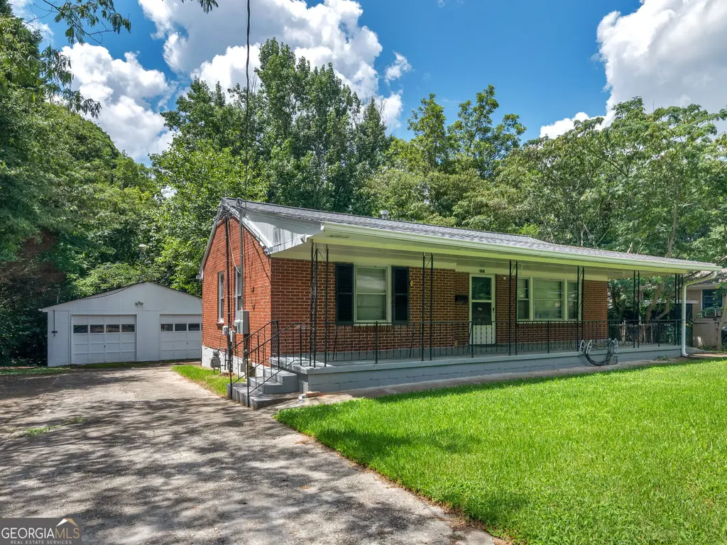 895 Laurel Street, Forest Park