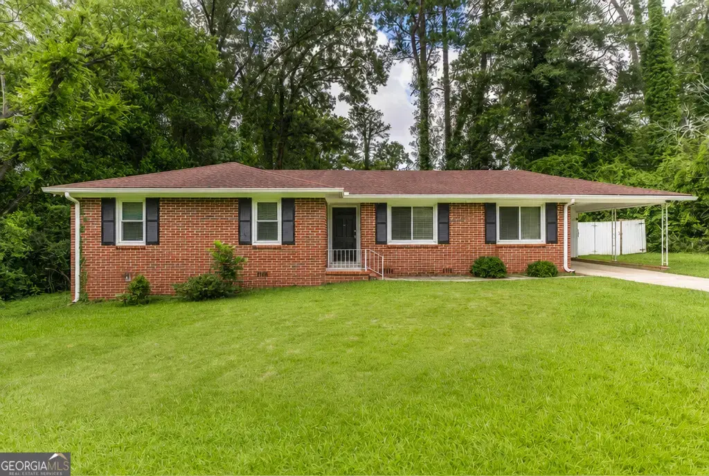 1049 Newport Road, Macon