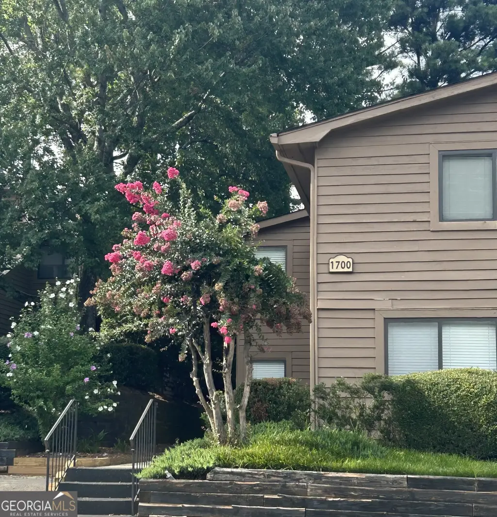 1702 Parkaire Crossing 1700, Marietta
