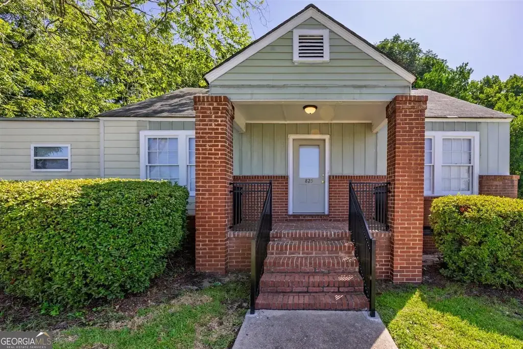 825 Maple Street, Macon