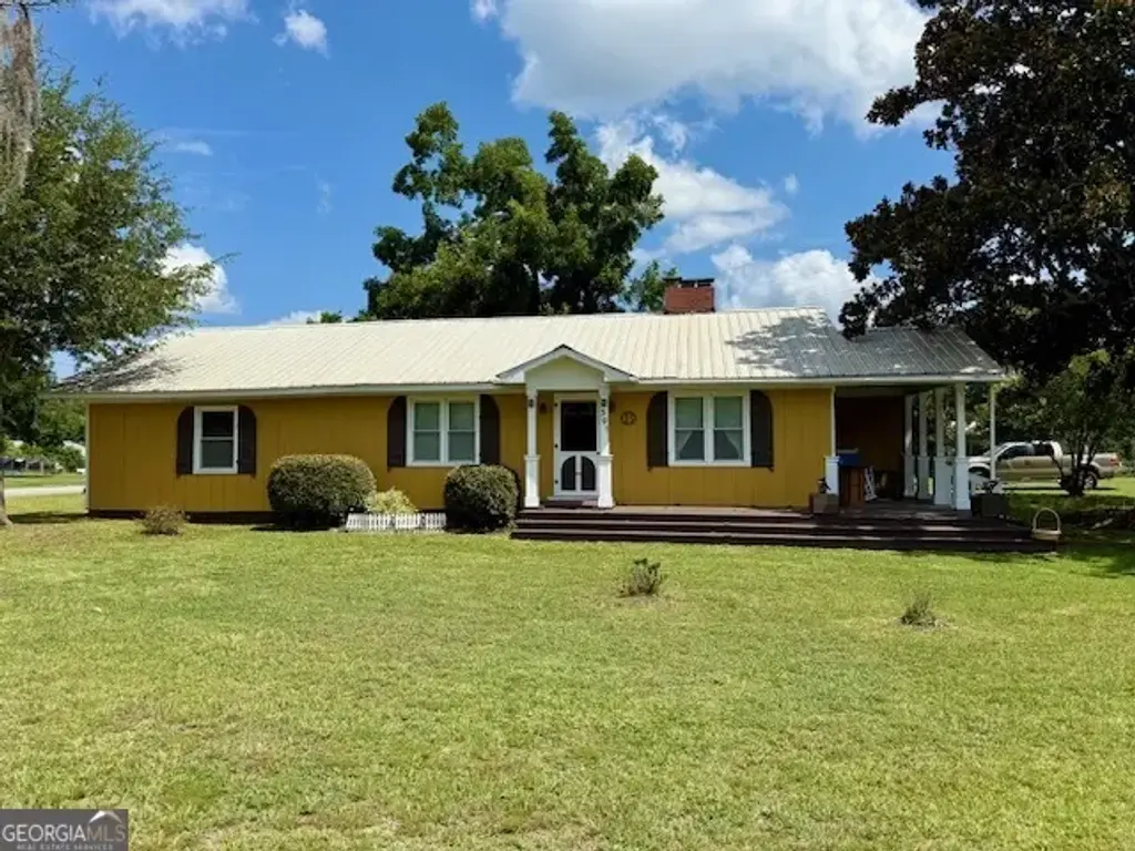 301 E Willow Lake Drive, Metter