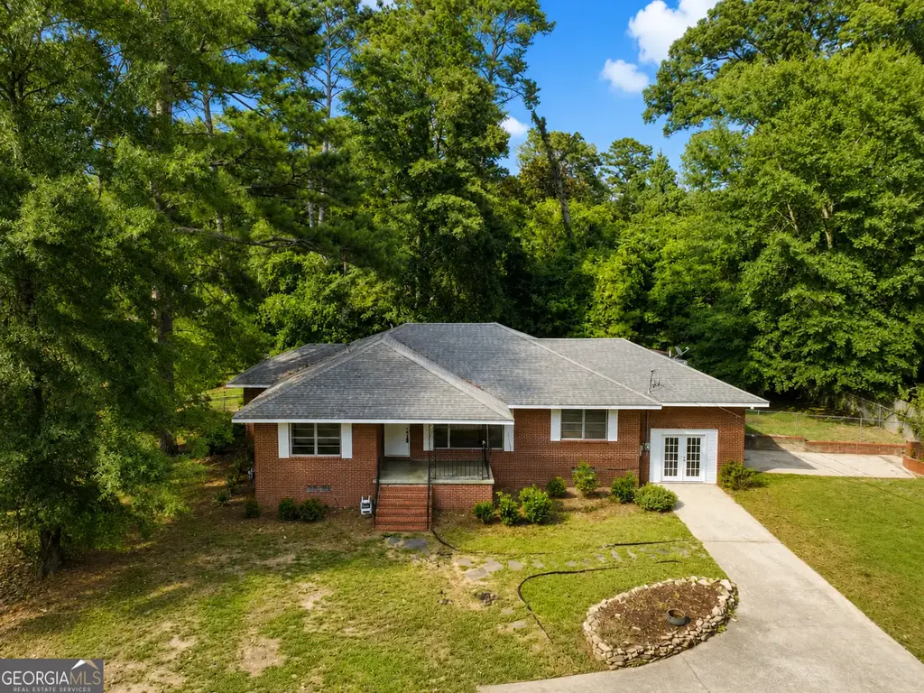 723 Winchester Circle, Macon