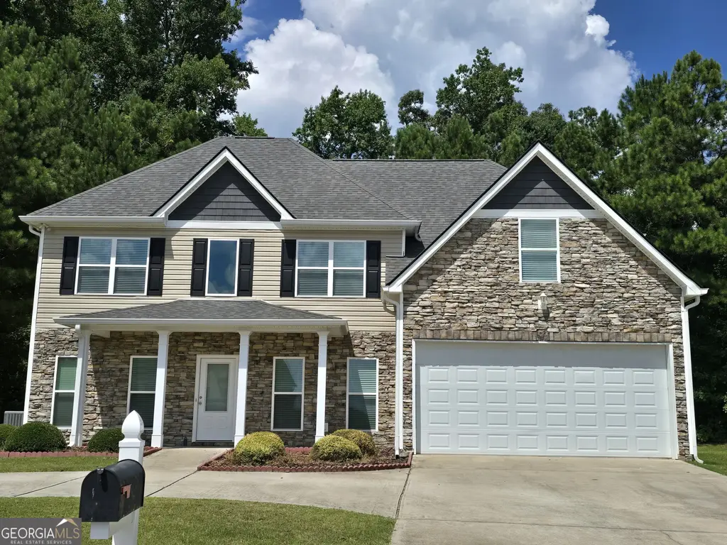 105 Boston Court, Lagrange