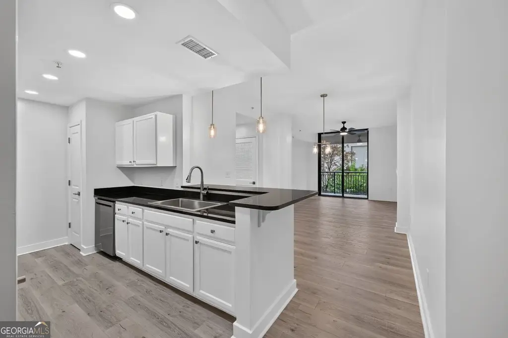 3040 Peachtree Road Nw 313, Atlanta