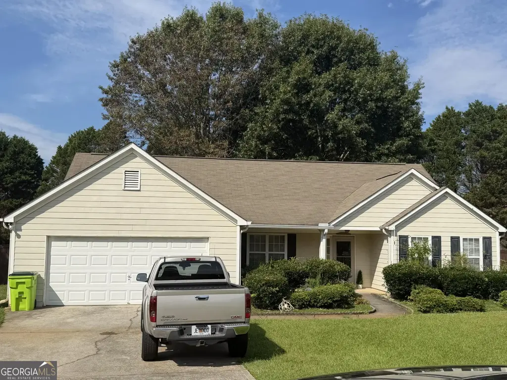 33 Column Court, Douglasville