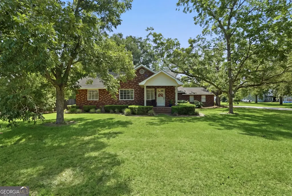 513 N Caswell Street, Glennville