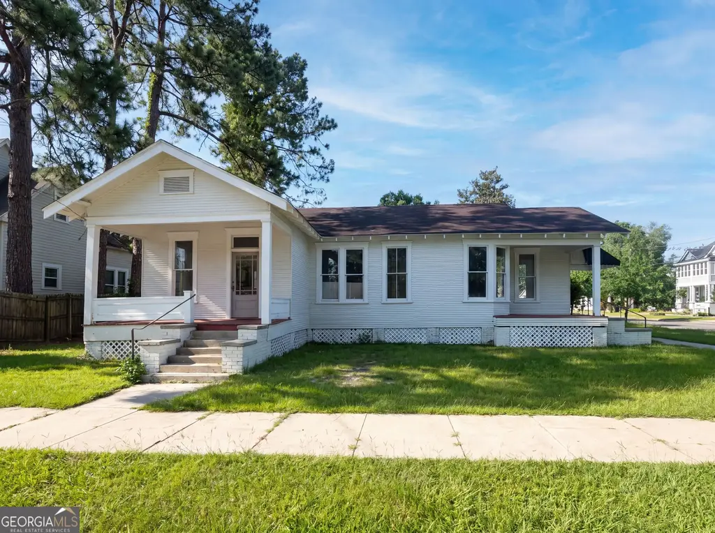 809 Mary Street, Waycross